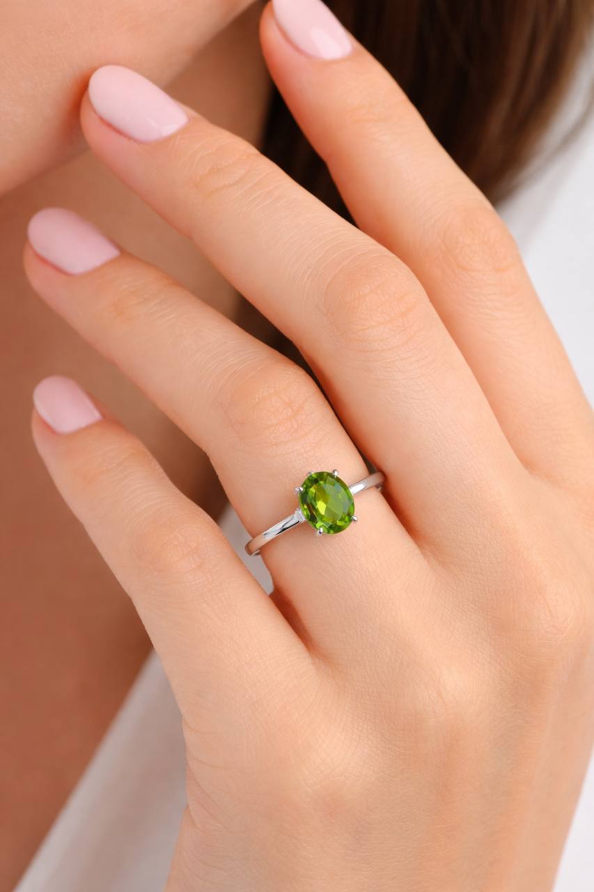 Green Peridot solitaire birth stone ring